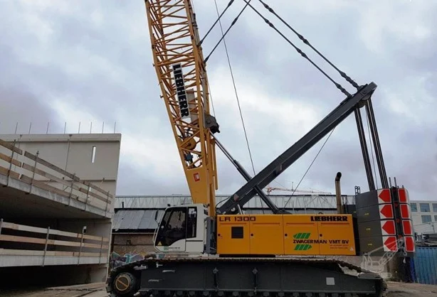 2009 LIEBHERR LR1300