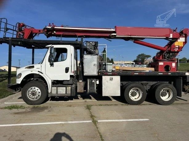 2017 ELLIOTT G85R MOUNTED ON 2017 FREIGHTLINER BUSINESS CLASS M2 106