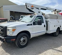 2011 VERSALIFT TEL29NE MOUNTED ON 2011 FORD F350