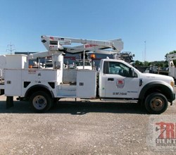 2017 Versalift SST40EIH MOUNTED ON 2017 FORD F550