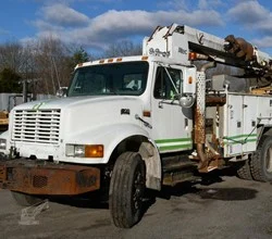 2000 Altec D842ABB MOUNTED ON 2000 INTERNATIONAL 4900