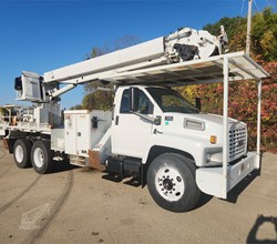 2006 Altec D3050BR MOUNTED ON 2006 GMC TOPKICK C8500