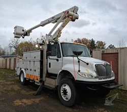 2016 Altec TA41M MOUNTED ON 2016 INTERNATIONAL DURASTAR 4400