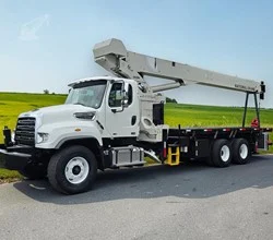 2014 National 900H MOUNTED ON FREIGHTLINER 114SD