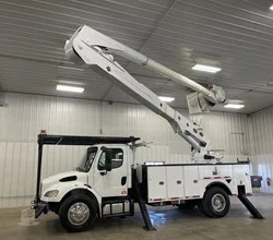 2013 ALTEC AN55E MOUNTED ON 2013 FREIGHTLINER BUSINESS CLASS M2 106