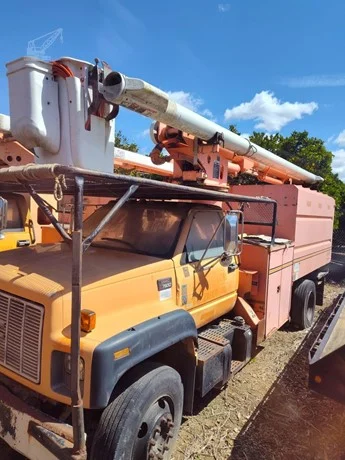 1997 ALTEC LR42A MOUNTED ON 1997 GMC TOPKICK C7500