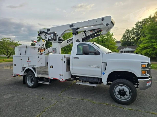 2023 Versalift VST47I MOUNTED ON 2023 CHEVROLET W5500HD Bucket Trucks / Service Trucks for Rent