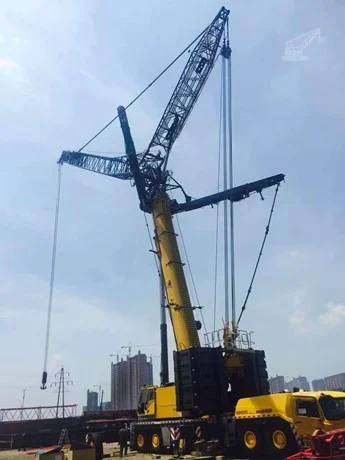 2017 GROVE GMK6400