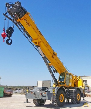 2011 Grove RT890E