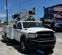 2020 Versalift SST40EIH MOUNTED ON 2020 RAM 5500 HD