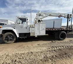 1984 Captain 1000 MOUNTED ON 1984 INTERNATIONAL 1954D