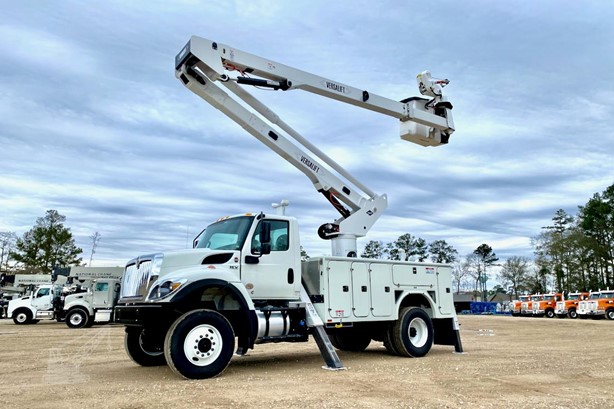 2022 Versalift VST6000MHI MOUNTED ON 2023 INTERNATIONAL HV