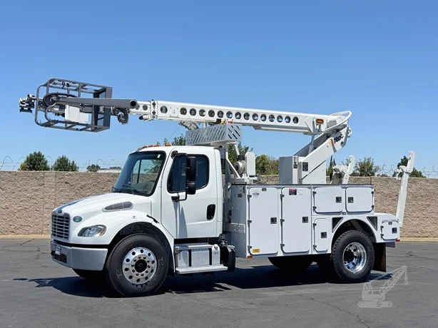 2014 ALTEC AT40C MOUNTED ON 2014 FREIGHTLINER BUSINESS CLASS M2 106