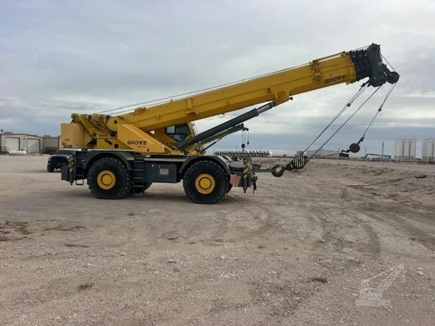 2014 GROVE RT890E
