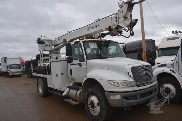 2012 TEREX COMMANDER 4047 MOUNTED ON 2012 INTERNATIONAL DURASTAR 4300